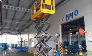 高效率移動式作業(yè)平臺在工廠車間的應(yīng)用與特點(diǎn)